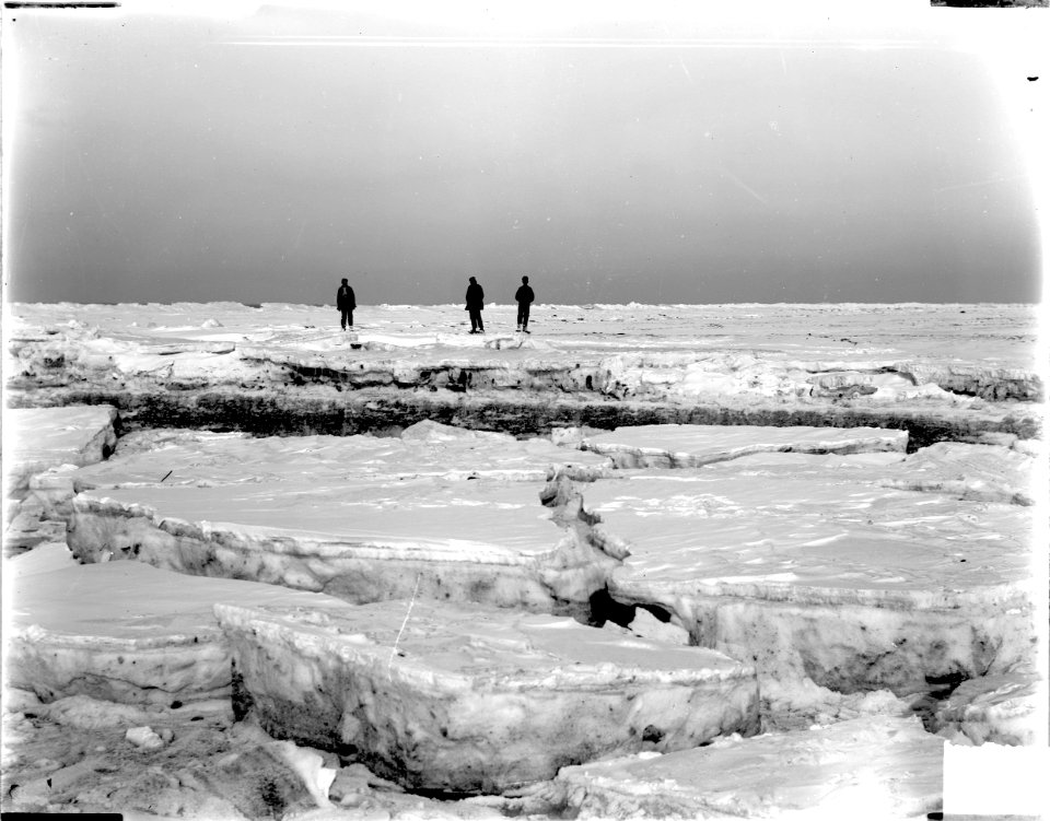 ErfgoedLeiden LEI001015700 IJschotsen aan het strand van Katwijk aan Zee