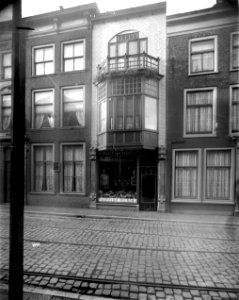 ErfgoedLeiden LEI001016176 Hogewoerd, huisnummers 85, fruithandel A.Verlint