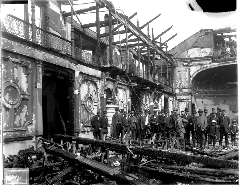 ErfgoedLeiden LEI001016763 Stadsgehoorzaal na de brand