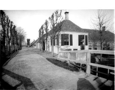 ErfgoedLeiden LEI001016892 Gezicht op Zoeterwoude Rijndijk
