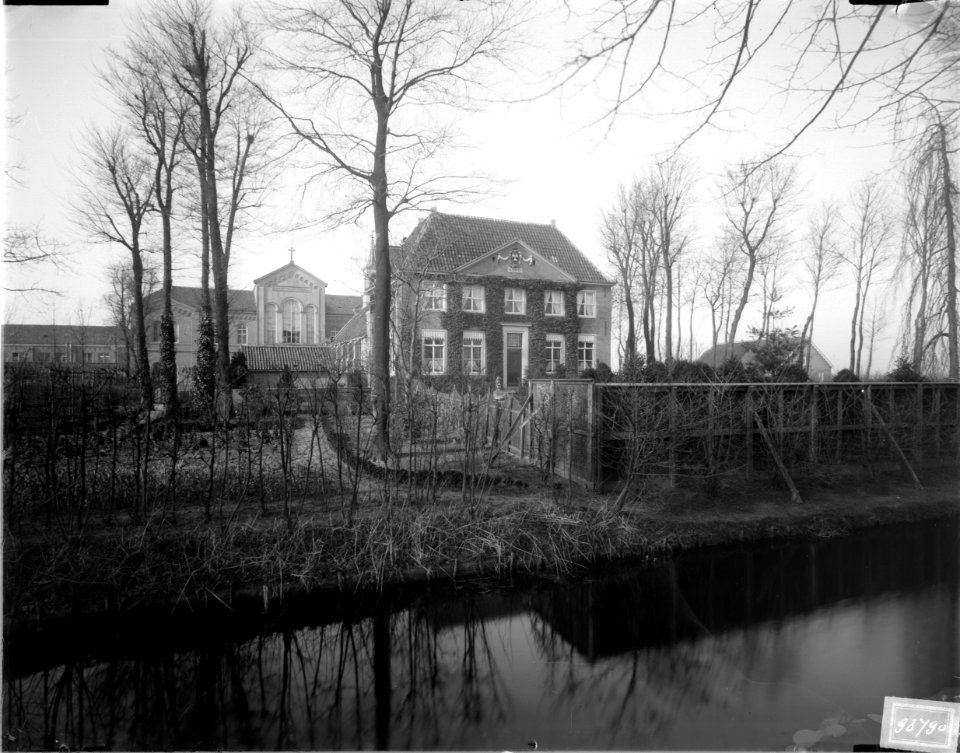 ErfgoedLeiden LEI001016893 Gezicht op Zoeterwoude Rijndijk