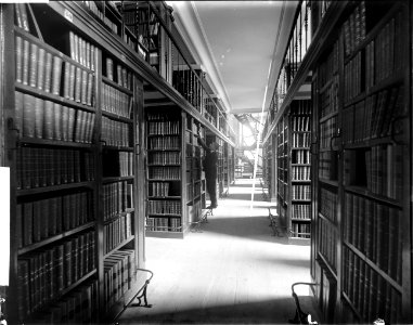 ErfgoedLeiden LEI001015639 Depot van de universiteitsbibliotheek aan het Rapenburg in Leiden