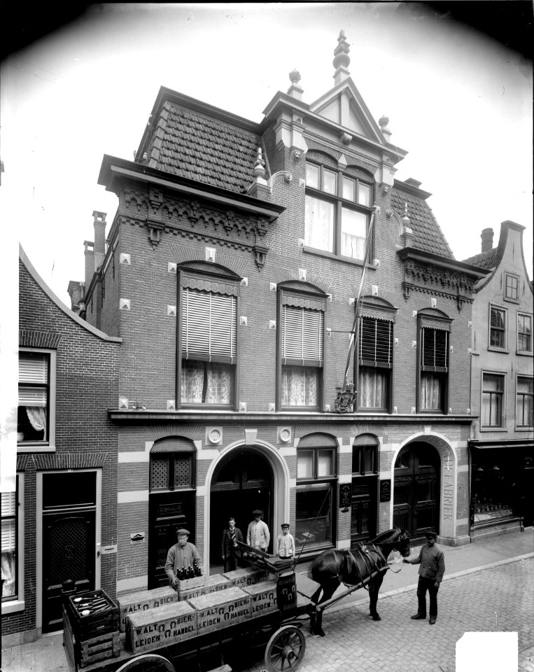 ErfgoedLeiden LEI001015956 Drankenhandel en limonadefabriek van W.Alt op de Hogewoerd in Leiden