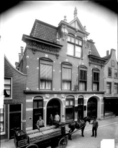 ErfgoedLeiden LEI001015956 Drankenhandel en limonadefabriek van W.Alt op de Hogewoerd in Leiden