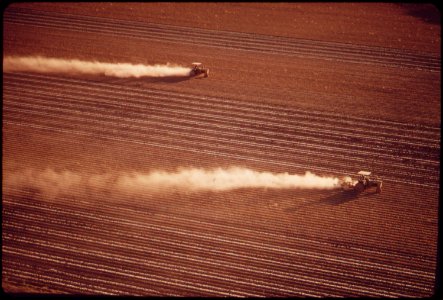 Fertilizing-may-1972 7136461761 o