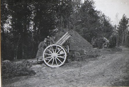 Feuerstellung der Batterie 3-F.H.R.26 (BildID 15694013)