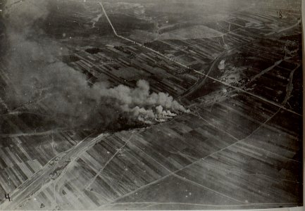 Feuerleitung aus dem Ballon in Brand geschossenes Ziel (BildID 15658286)
