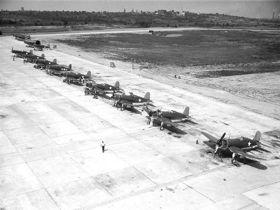 FG-1A Corsairs at Goodyear Ohio 1943