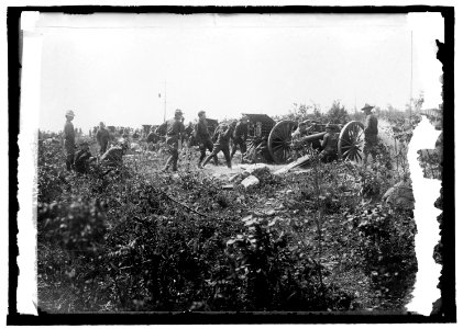 Field Battery on firing line LCCN2016821396