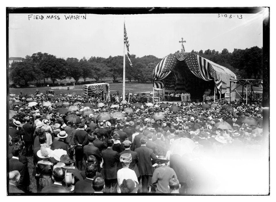 Field Mass, Wash., 5-17-14 LCCN2014696300