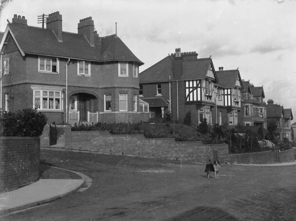 Field's Road, Newport (4641364)