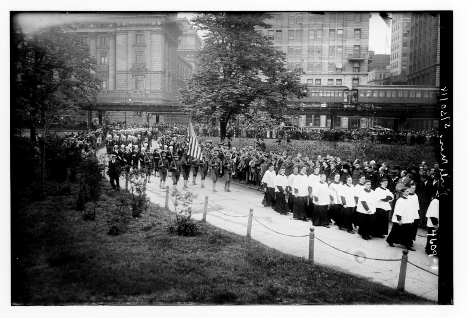 Field Mass (Procession, 1918) LCCN2014707085