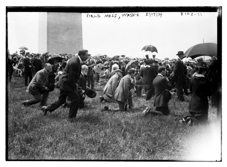 Field Mass, Wash., 5-17-14 LCCN2014696298