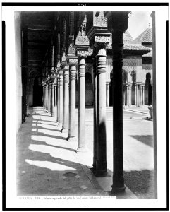 Granada. Galeria izquierda del Patio de los Leones (Alhambra) - J. Laurent. Madrid. LCCN94512103