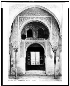 Granada. Puerta del patio Machuca - J. Laurent. Madrid. LCCN94512067