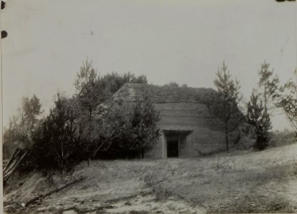 Granatsicherer TRADITOR (Geschütz --) westlich GONTOWA, cca 600 Schritte südwestlich der Kote 377 an der Waldlisiere östlich von ZALOSCE. (BildID 15453711)