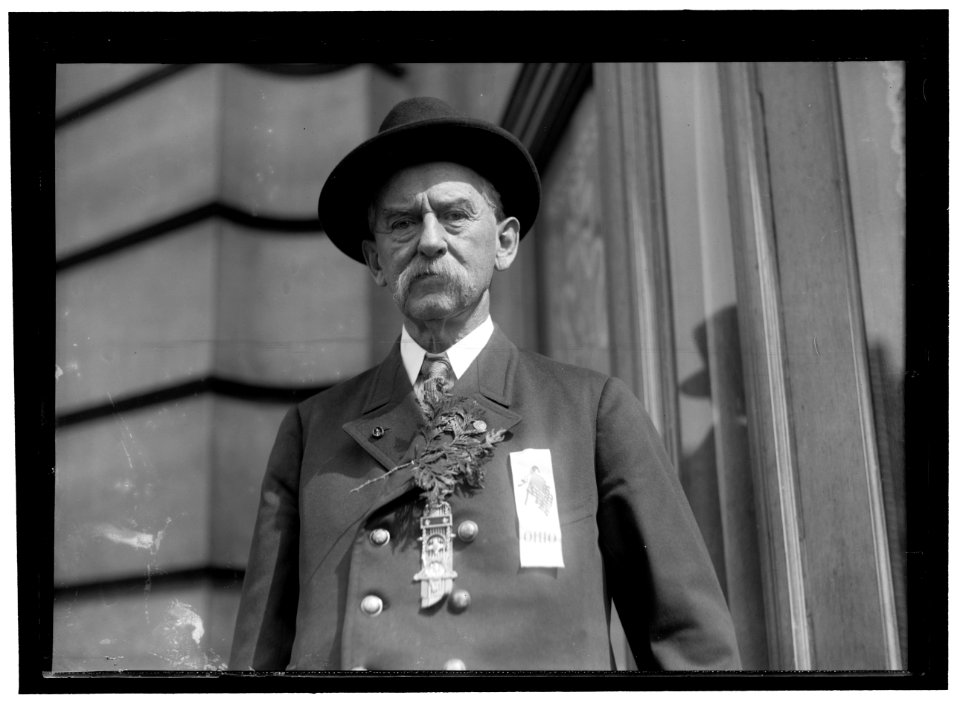 GRAND ARMY OF THE REPUBLIC. PARADE AT 1915 ENCAMPMENT. CAPT. E.R. MONFORT OF CINCINNATI LCCN2016866668