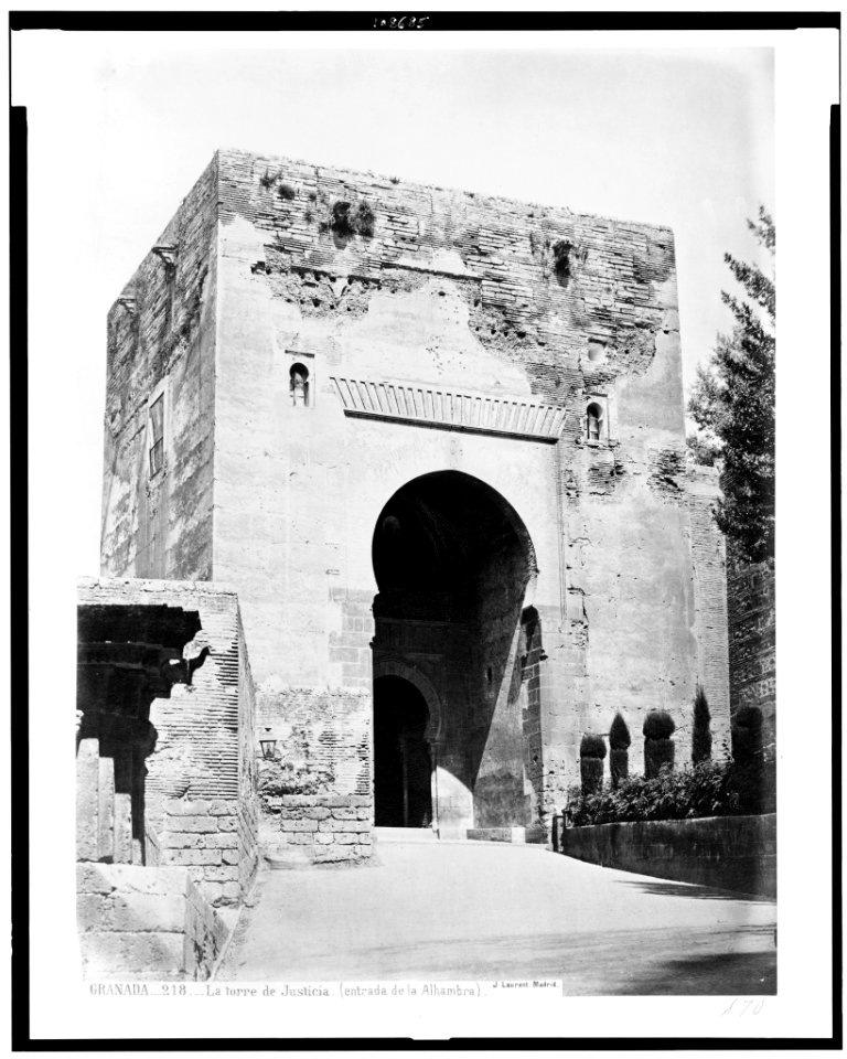 Granada. La Torre de Justicia (entrada de la Alhambra) - J. Laurent. Madrid. LCCN94512088