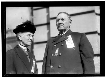 GRAND ARMY OF THE REPUBLIC. PARADE AT 1915 ENCAMPMENT. CAPT. DAVID J. PALMER OF WASHINGTON, IOWA, AND MRS. PALMER, COMMANDER-IN-CHIEF AT ENCAMPMENT IN 1915. LED PARADE UP PENNSYLVANIA AVENUE LCCN2016866751