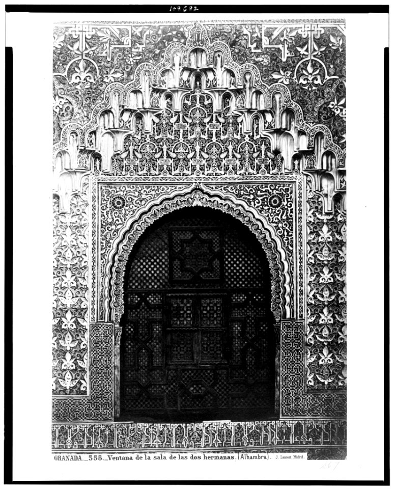 Granada. Ventana de la Sala de las Dos Hermanas (Alhambra) - -J. Laurent. Madrid. LCCN94512084