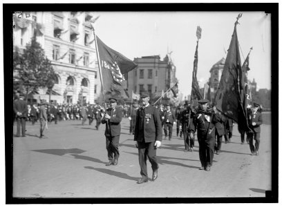 GRAND ARMY OF THE REPUBLIC. PARADE AT 1915 ENCAMPMENT. CIVIL WAR. NAVAL UNIT LCCN2016866580