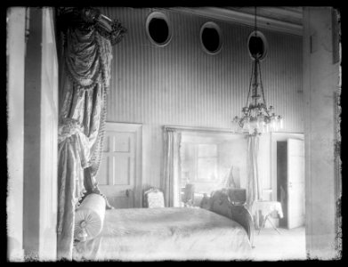 Grand bedchamber LCCN2016824441