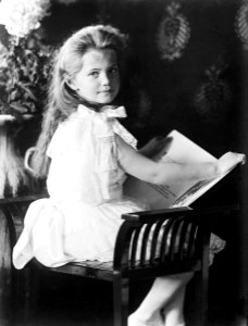 Grand Duchess Marie with book 1906