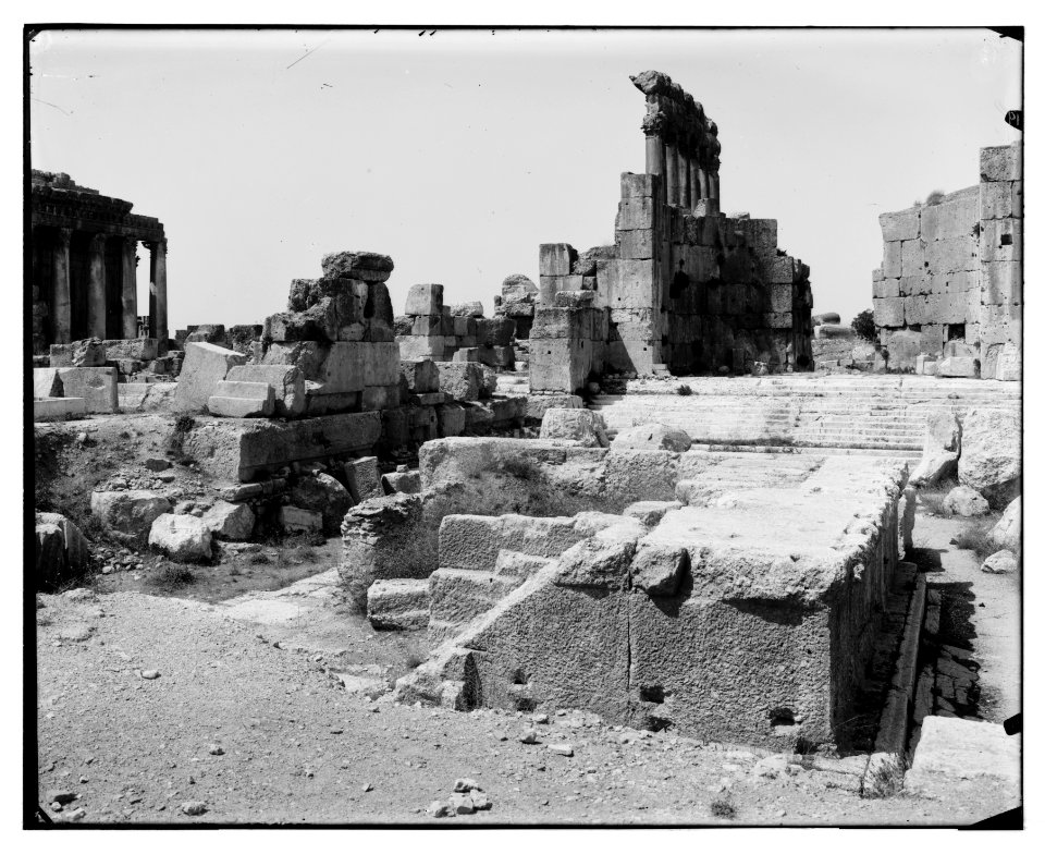 Grand court of ruins, Temple of the Sun, Baalbek LOC matpc.07078