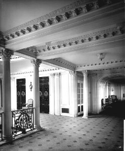 Grand Entrance on the 'Aquitania' (1914) RMG G10823
