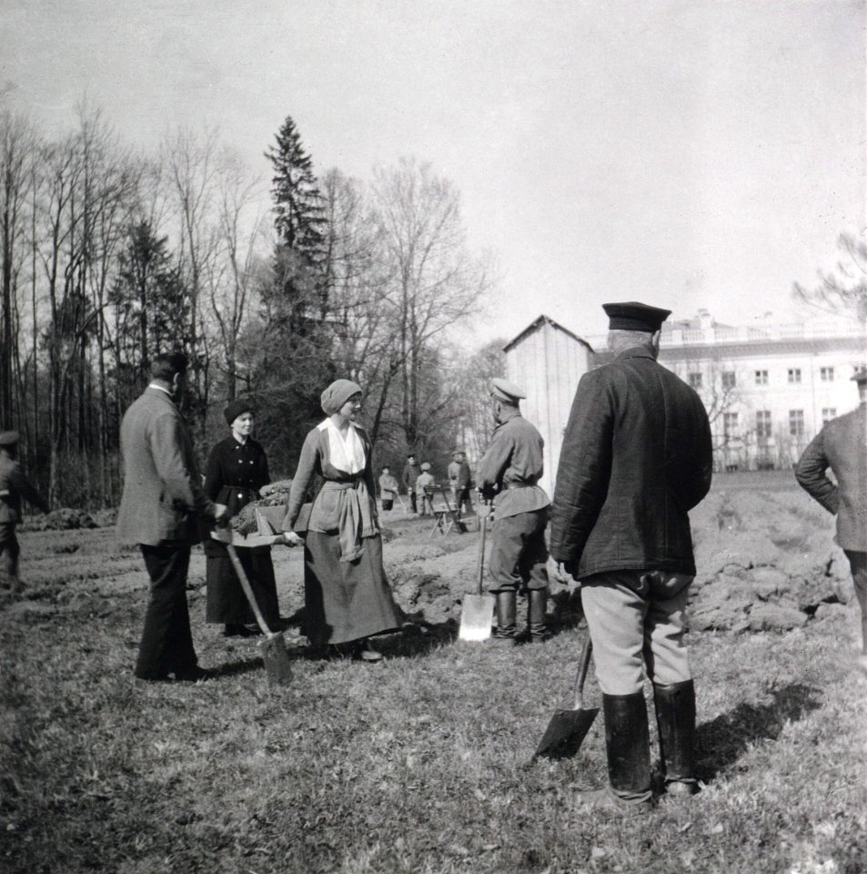 Grand Duchess Tatiana carrying a litter of dirt during internment at Tsarskoe-Selo 1917