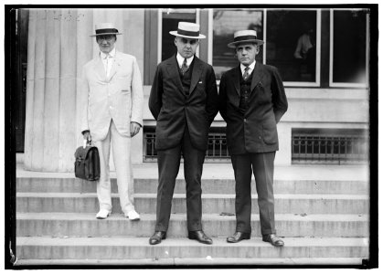 GRUHL, EDWIN. OF NORTH AMERICAN CO. SPEC. ELECTRIC RY. COMM.; PARKER, GLOWACKI R., OF FRAZAR AND CO., NEW YORK LCCN2016870248