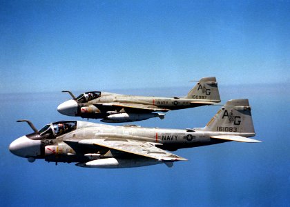 Grumman A-6E Intruders of VA-65 in flight on 20 April 1987 (6417521)