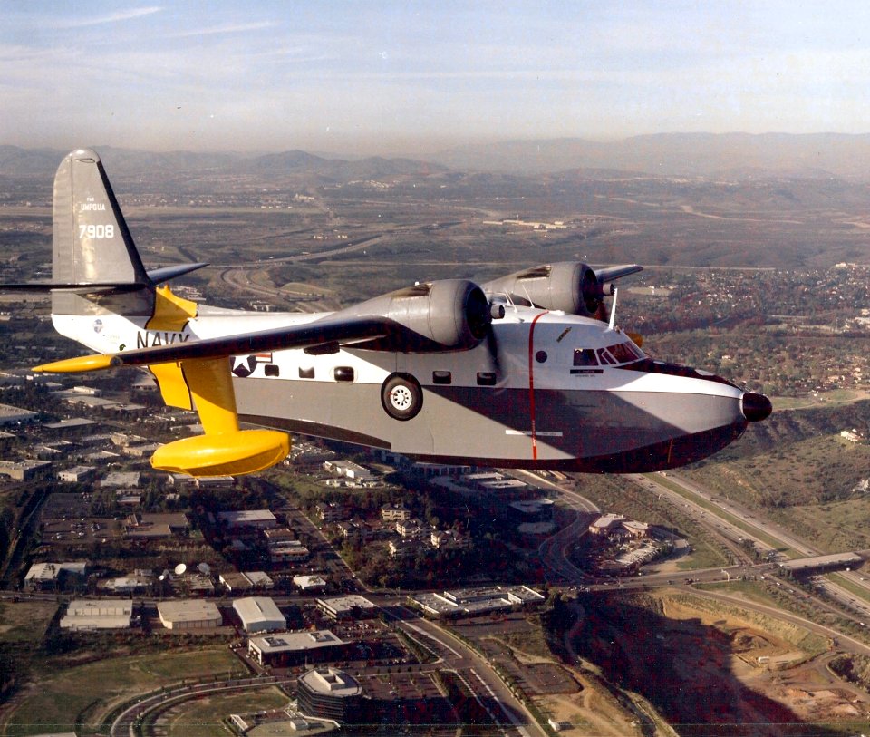Grumman HU-16C Albatross Umpqua in flight