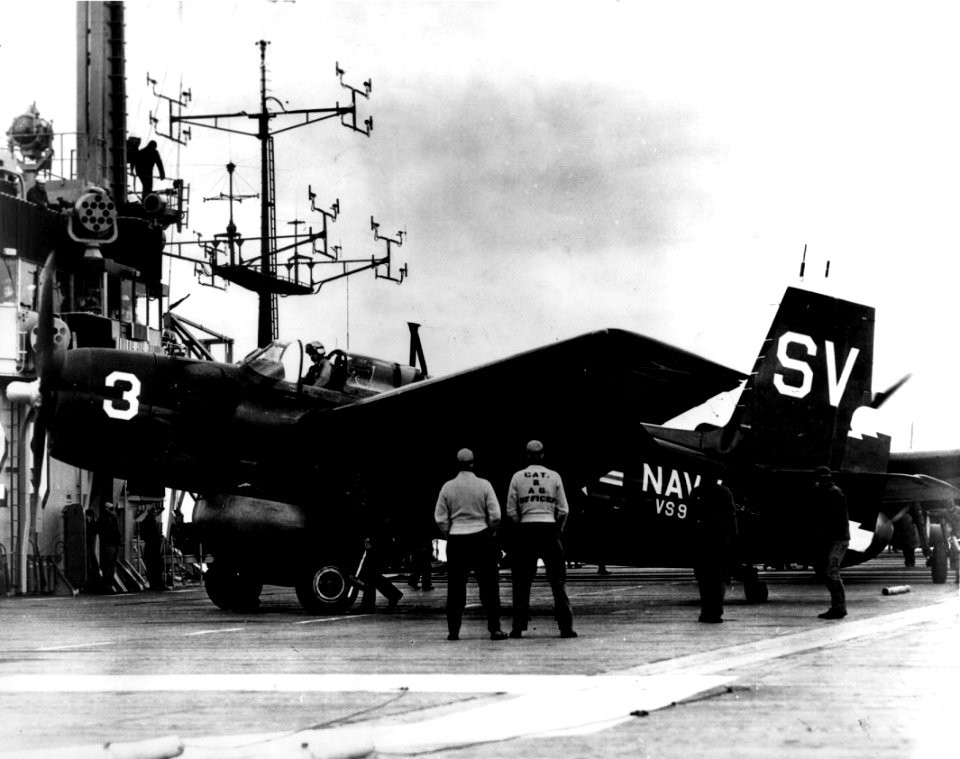 Grumman AF-2W Guardian of VS-931 on USS Bataan (CVL-29) in 1951 (NNAM.1996.253.6135)