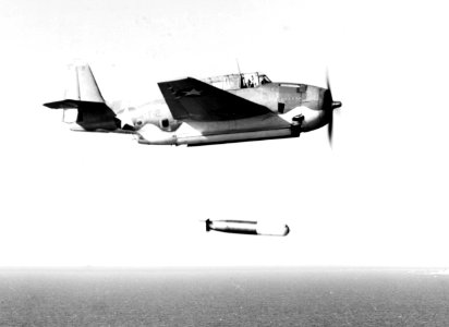 Grumman TBF-1 Avenger of VT-4 dropping a Mark XIII torpedo, 30 October 1942 (80-G-19189)