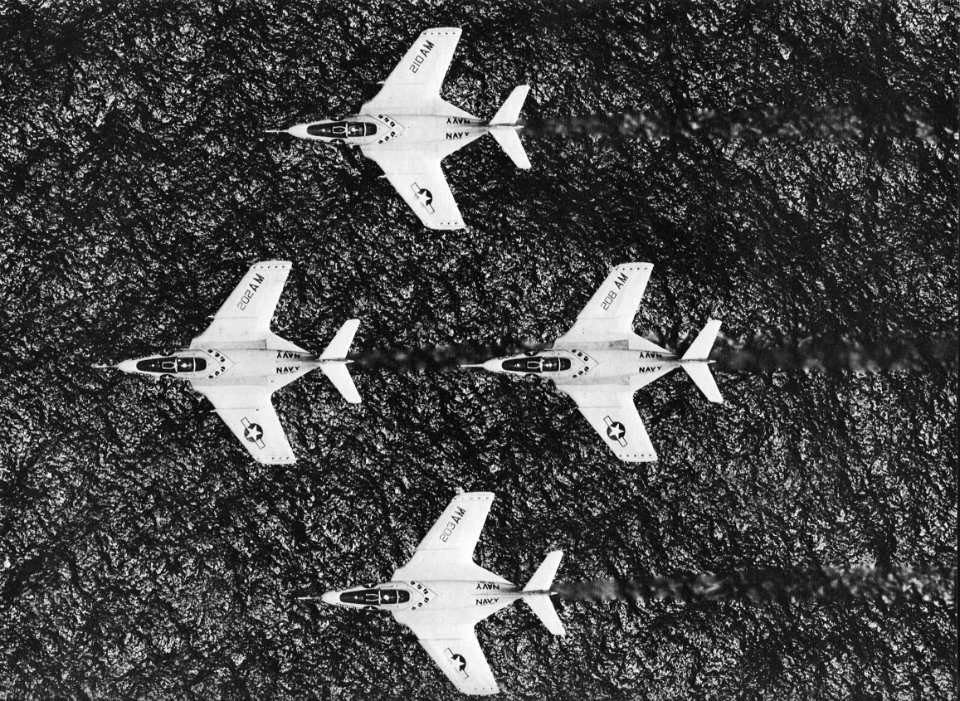 Grumman F9F-8B Cougars VF-81 Aug1958