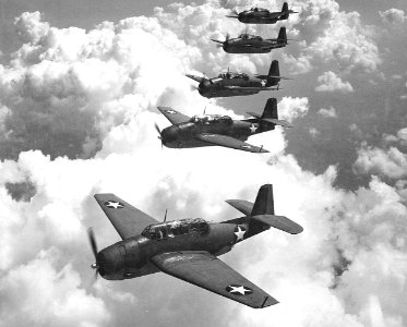 Grumman TBF-1 Avengers of VGS-29 in flight over Norfolk, Virginia (USA), on 1 September 1942 (80-G-427475)
