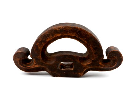 Grundkloss med uppstående bygel och uppsvängda sidor, av ljust trä - Skoklosters slott - 93113