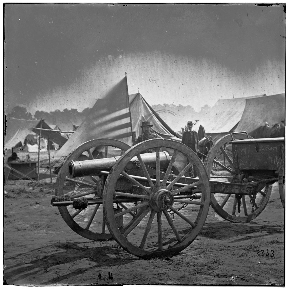 Hanover Court House, Virginia (vicinity). 12-pdr. Howitzer captured by 17th New York & 12th Maine Regiments. (Butterfield's Brigade) LOC cwpb.01568