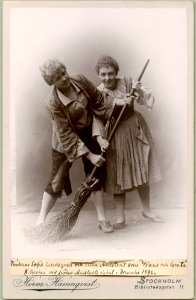 Hans och Greta, Kungliga Operan 1896. Rollporträtt - SMV - H5 127