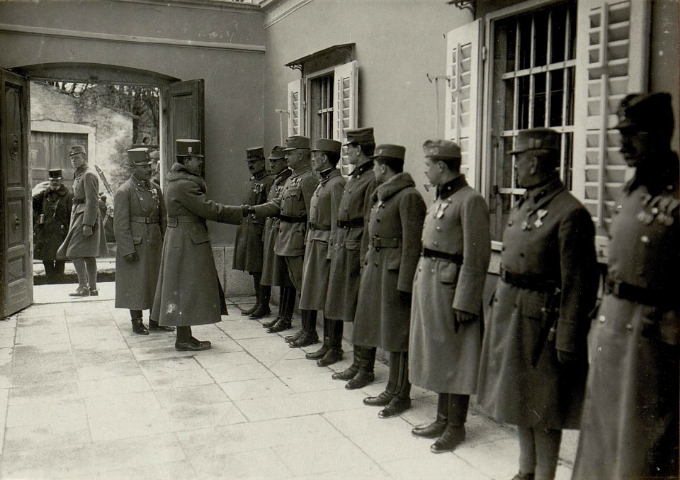 Isonzofrontreise Kaiser Karls I. am 10.4.1917 (BildID 15552205)