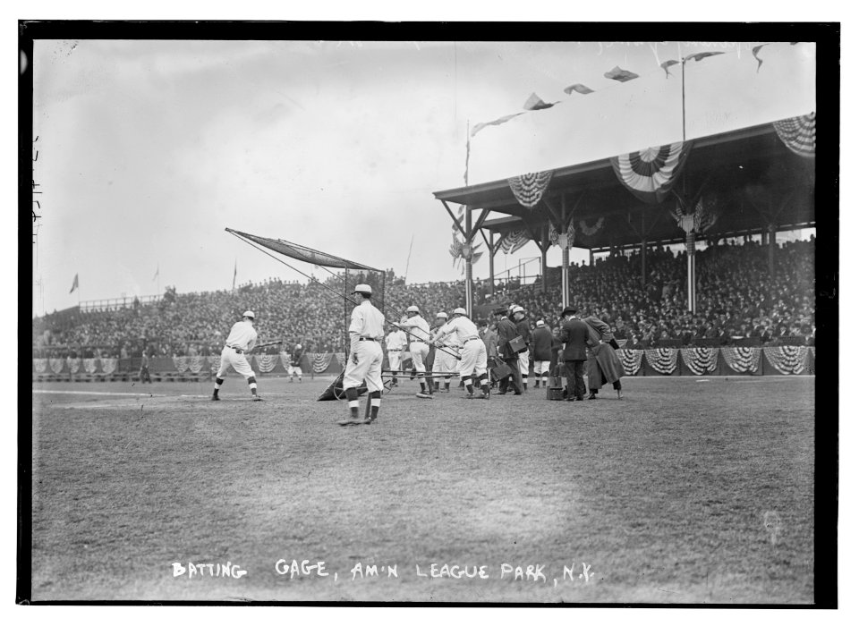 Highlander batting practice at Hilltop Park, NY (AL) (baseball) LCCN2014689119