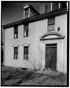 Historic American Buildings Survey L.C. Durette, Photographer March 19, 1937 DETAIL OF FRONT ELEVATION - Colonel Joshua Wentworth House, 121 Hanover Street (moved to Hancock HABS NH,8-PORT,121-3