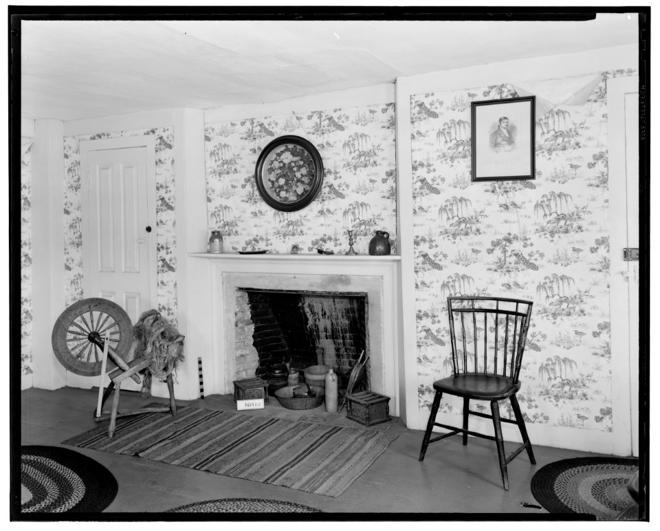 Historical American Building Survey L. C. Durette, Photographer July 28, 1936. SOUTH WEST BED ROOM - 2d FLOOR - Parsonage, Newington, Rockingham County, NH HABS NH,8-NEWI,2-15