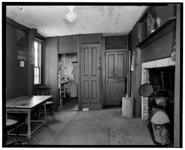 Historical American Building Survey L. C. Durette, Photographer July 28, 1936. KITCHEN TOWARD PANTRY - Parsonage, Newington, Rockingham County, NH HABS NH,8-NEWI,2-12