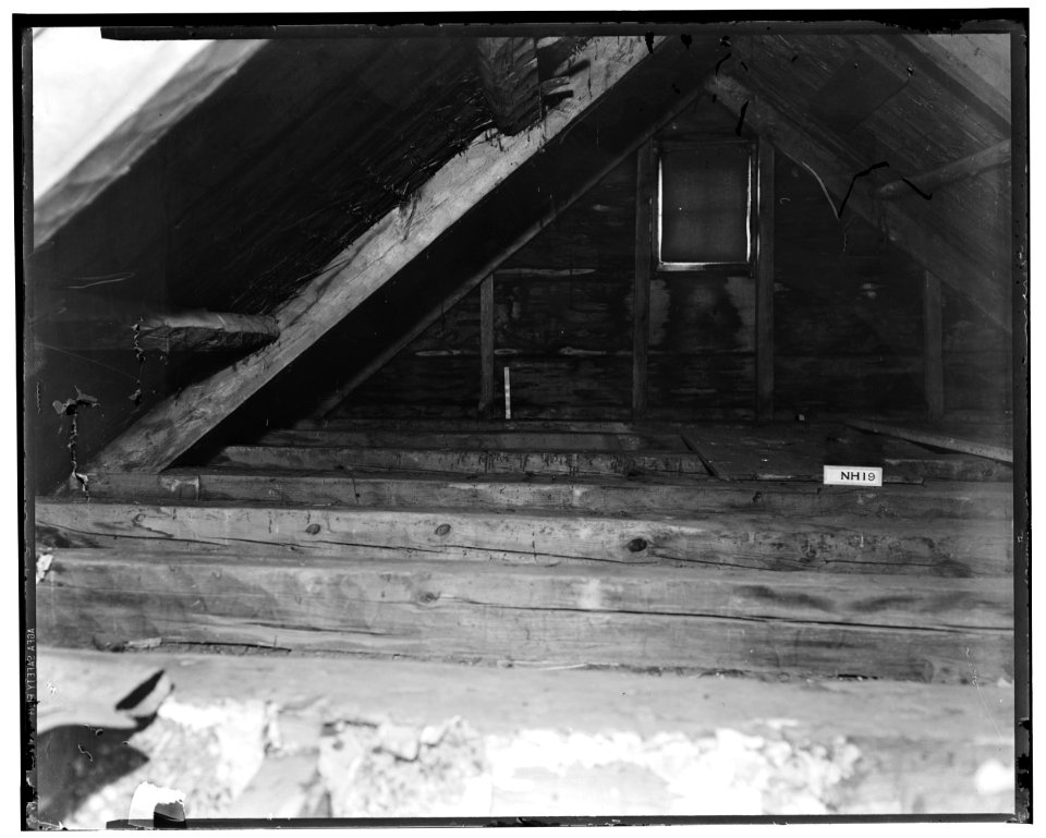 Historical American Building Survey L. C. Durette, Photographer July 28, 1936. ROOF AND ATTIC FLOORING - Parsonage, Newington, Rockingham County, NH HABS NH,8-NEWI,2-16