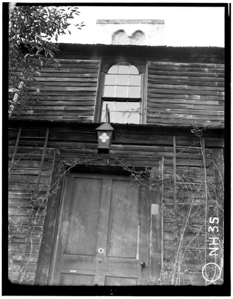 Historical American Buildings Survey L. C. Durette, Photographer DETAIL OF ENTRANCE and CHIMNEY - Colonel Paul Wentworth House, Dover Street (moved to MA, Dover), Dover, Strafford HABS NH,9-SALFA,1-35