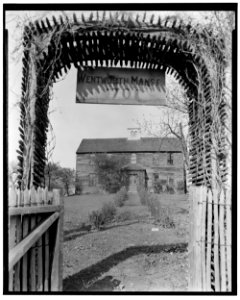 Historical American Buildings Survey L. C. Durette, Photographer Oct. 18, 1936 VIEW THROUGH THE GATE - Colonel Paul Wentworth House, Dover Street (moved to MA, Dover), Dover, HABS NH,9-SALFA,1-12