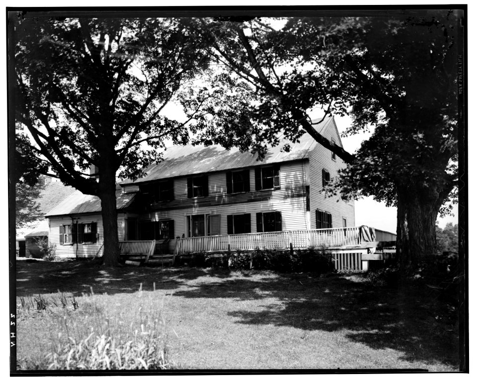 Historical American Buildings Survey L. C. Durette, Photographer July 28, 1936 EAST VIEW OF HOUSE - Pendergast Garrison, Packer's Falls, Durham, Strafford County, NH HABS NH,9-DUR.V,1-2