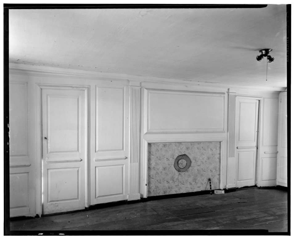 Historical American Buildings Survey L. C. Durette, Photographer Sept. 22, 1936 LIVING ROOM NO. 1 LOOKING SOUTH EAST - Gilman Garrison, Water and Clifford Streets, Exeter, Rockingham HABS NH,8-EX,2-8